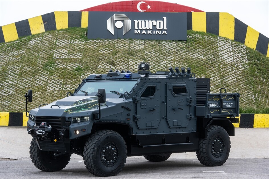 تقنيات الطاقة النظيفة.. مدرعات كهربائية تركية في معرض