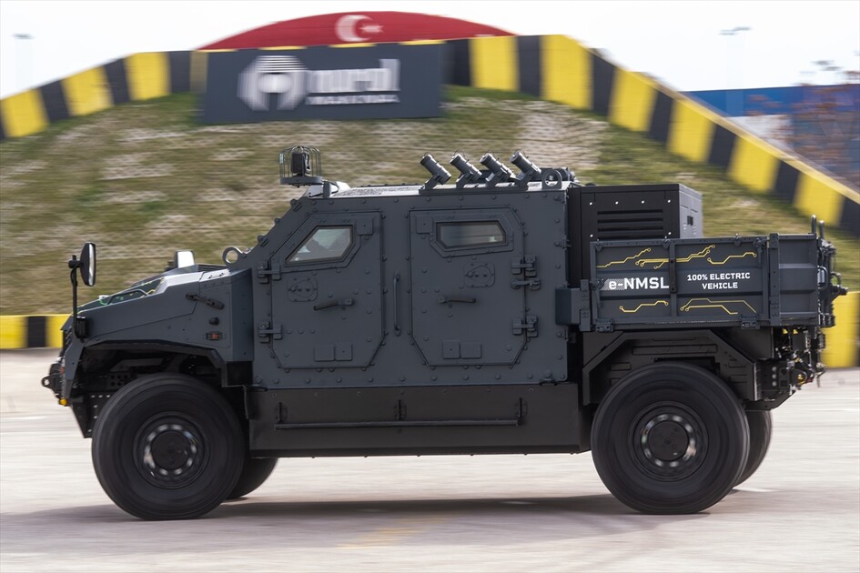 تقنيات الطاقة النظيفة.. مدرعات كهربائية تركية في معرض