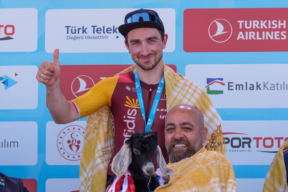 دراجات.. البولندي أنيولوكوفسكي يفوز بالمرحلة الرابعة لسباق الرئاسة التركية