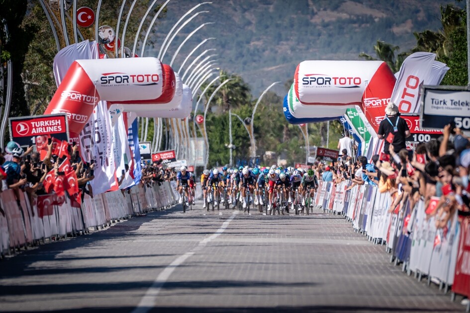 دراجات.. البولندي أنيولوكوفسكي يفوز بالمرحلة الرابعة لسباق الرئاسة التركية