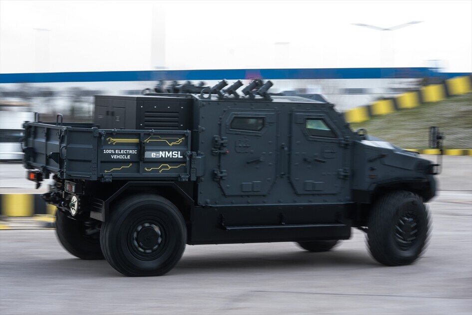 تقنيات الطاقة النظيفة.. مدرعات كهربائية تركية في معرض