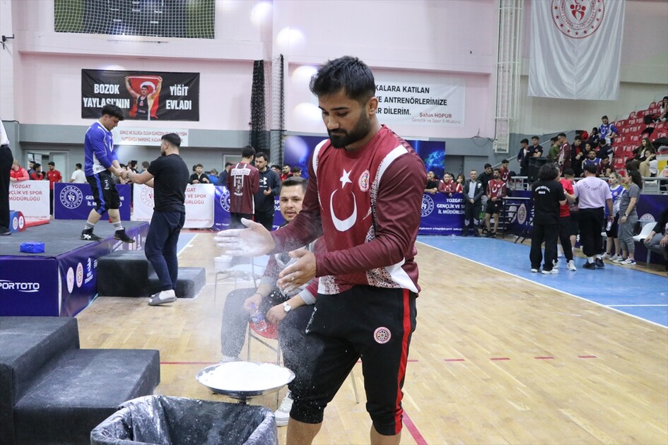 Mas Güreşi Büyükler Türkiye Şampiyonası Yozgat'ta başladı