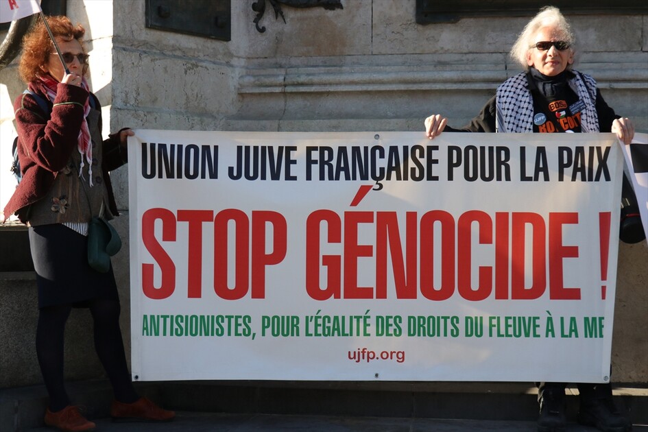 Paris'te İsrail'in Küresel Sumud Filosu'na saldırısı protesto edildi