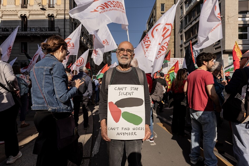 İsrail ordusunun Küresel Sumud Filosu'na saldırısı Milano'da protesto edildi