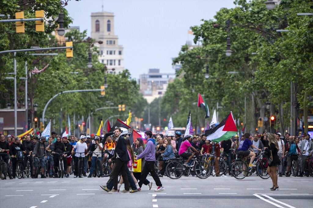 Around 500 rally in Barcelona demanding release of Global Sumud Flotilla activists