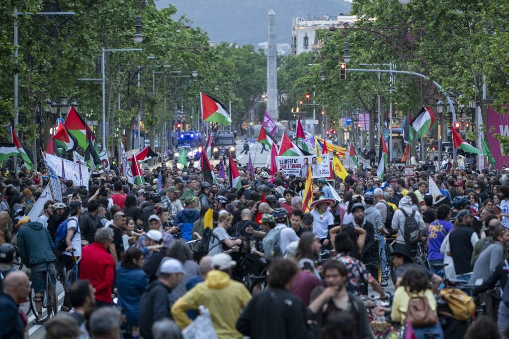 Around 500 rally in Barcelona demanding release of Global Sumud Flotilla activists