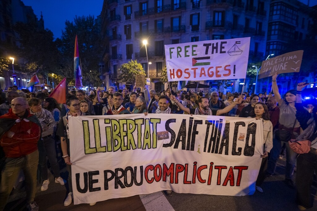 Around 500 rally in Barcelona demanding release of Global Sumud Flotilla activists