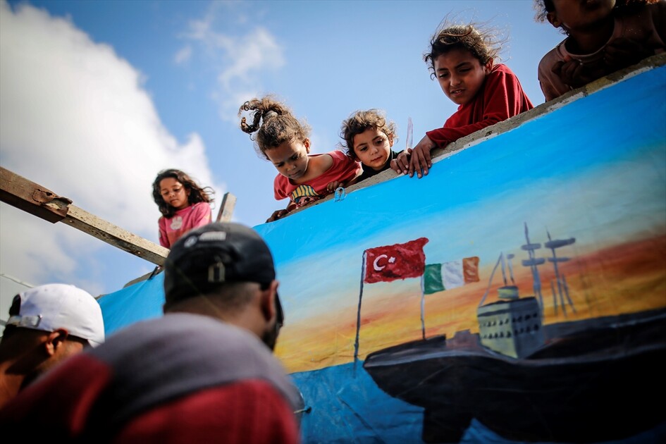 Gazze’de sanatçılardan Küresel Sumud Filosu’na destek
