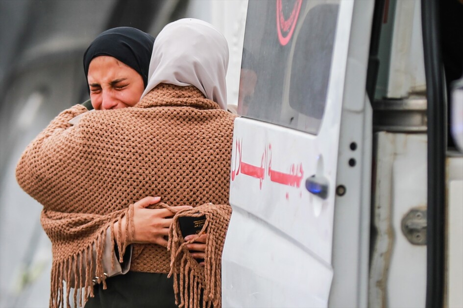 Gazze'de bir grup hasta Refah Sınır Kapısı'ndan tahliye edilmek üzere yola çıktı