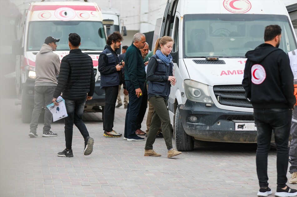 Gazze'de bir grup hasta Refah Sınır Kapısı'ndan tahliye edilmek üzere yola çıktı