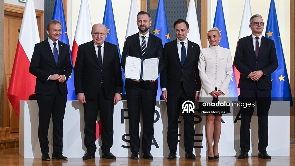 Poland first member to sign EU's SAFE Defence Agreement