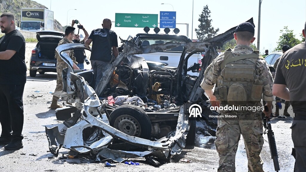 İsrail ordusunun Lübnan'da bir aracı hedef aldığı saldırıda 2 kişi hayatını kaybetti