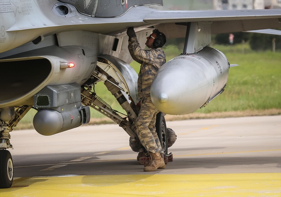 EFES-2026 tatbikatı kapsamında Bandırma'dan F-16'lar havalandı