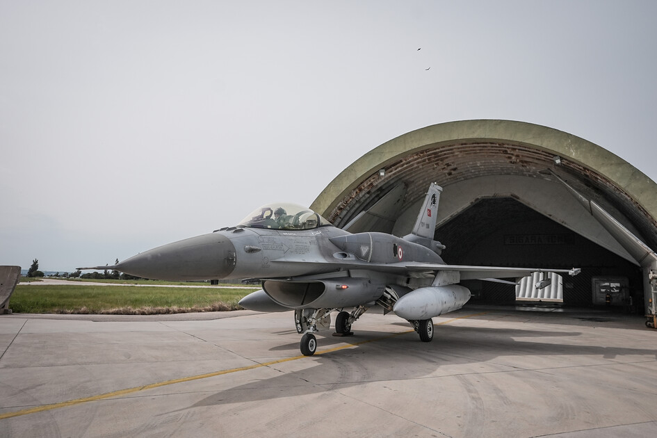EFES-2026 tatbikatı kapsamında Bandırma'dan F-16'lar havalandı