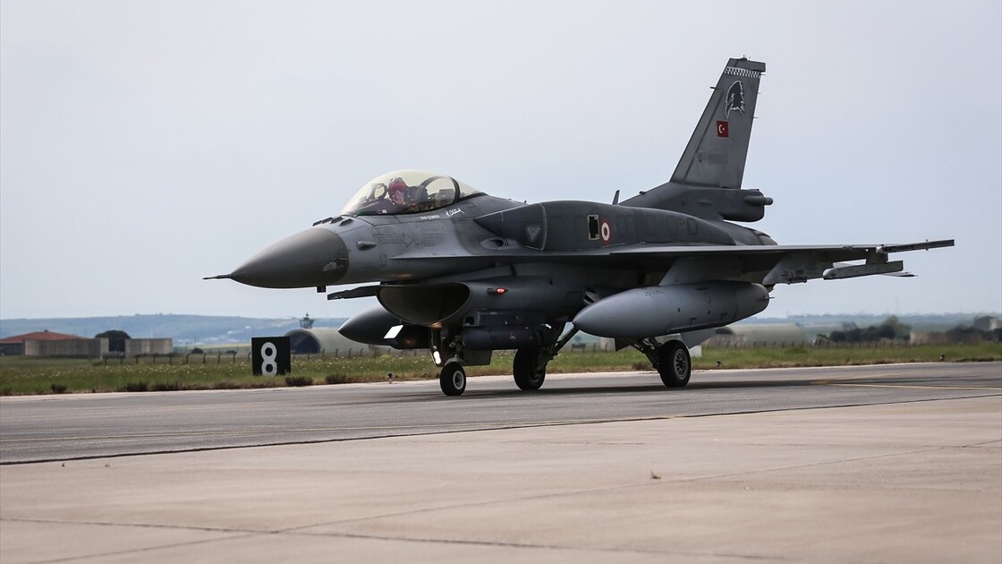 EFES-2026 tatbikatı kapsamında Bandırma'dan F-16'lar havalandı