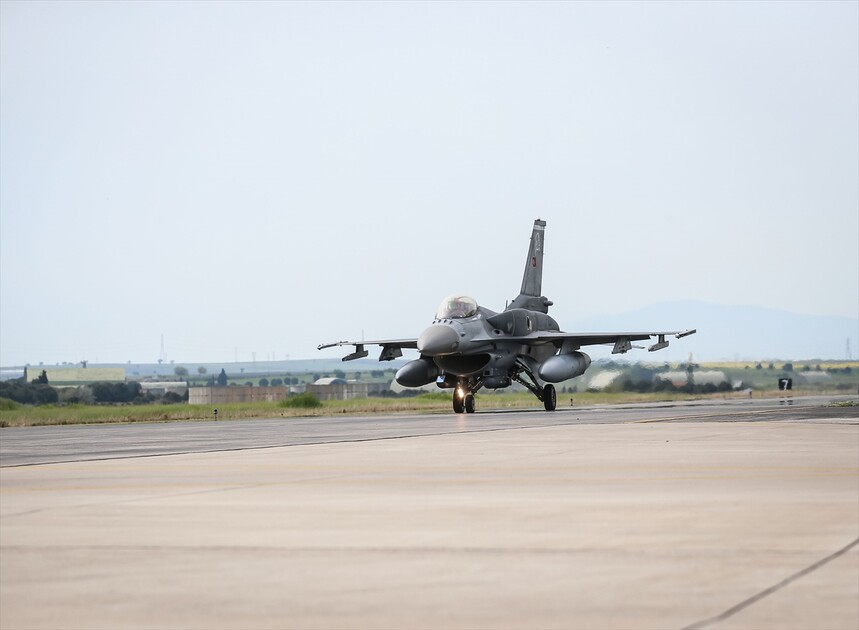 EFES-2026 tatbikatı kapsamında Bandırma'dan F-16'lar havalandı