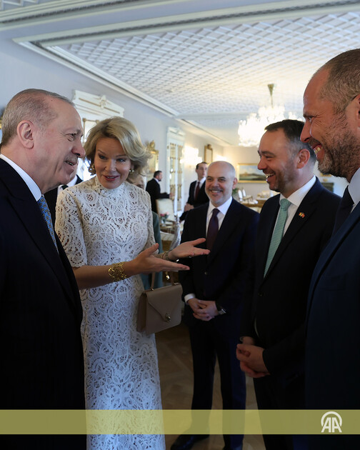 Le président turc Recep Tayyip Erdogan reçoit la reine Mathilde de Belgique.