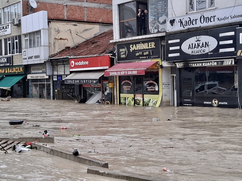 Samsun'da sağanak etkili oldu