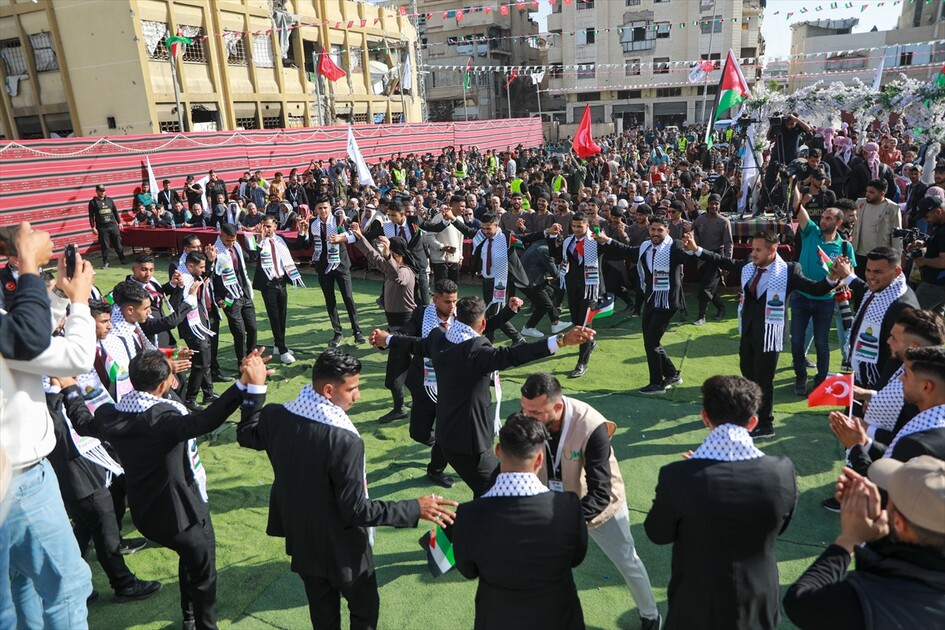 من الخيام إلى الزفاف.. عرس جماعي يعيد نبض الفرح إلى غزة