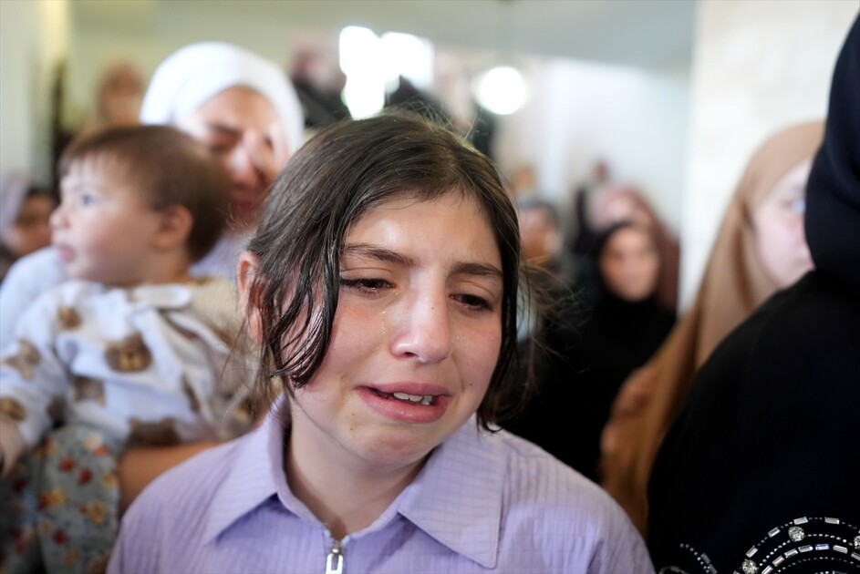 لقمة العيش القاتلة.. الجدار الفاصل