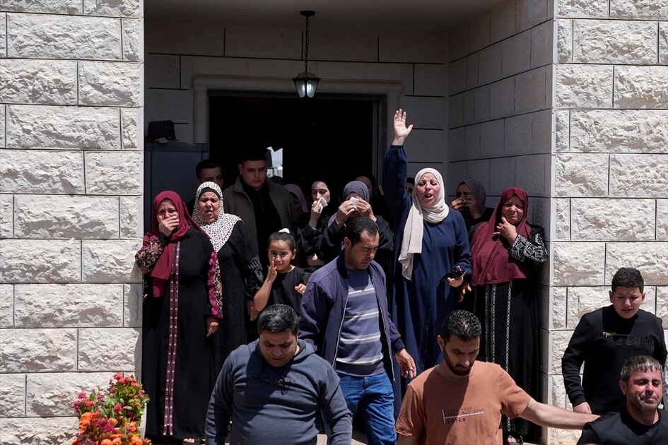 لقمة العيش القاتلة.. الجدار الفاصل