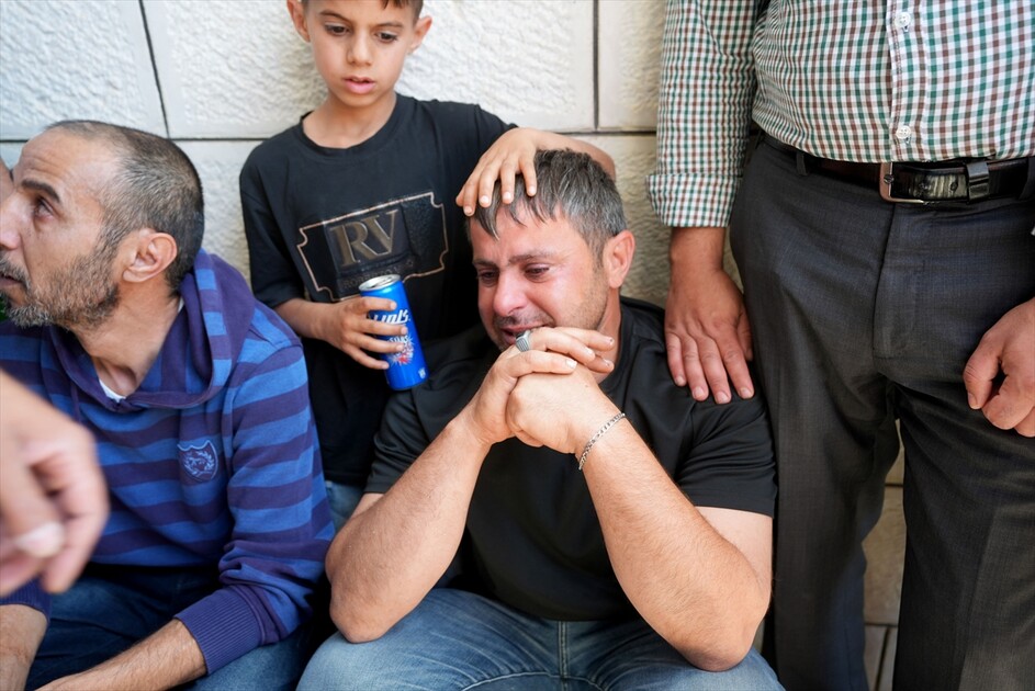 لقمة العيش القاتلة.. الجدار الفاصل