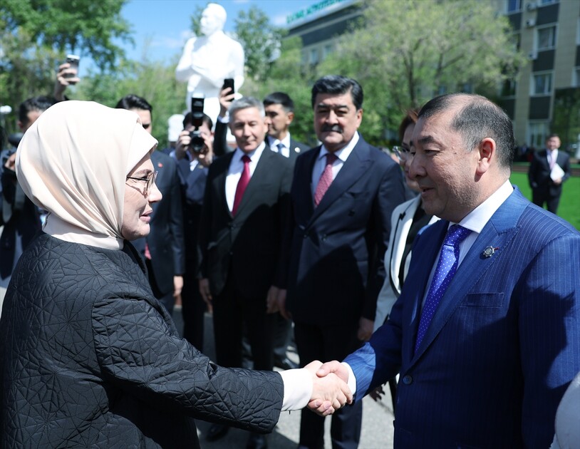 Emine Erdoğan, Kazakistan'da Sıfır Atık Eğitim Laboratuvarı'nın açılışını yaptı