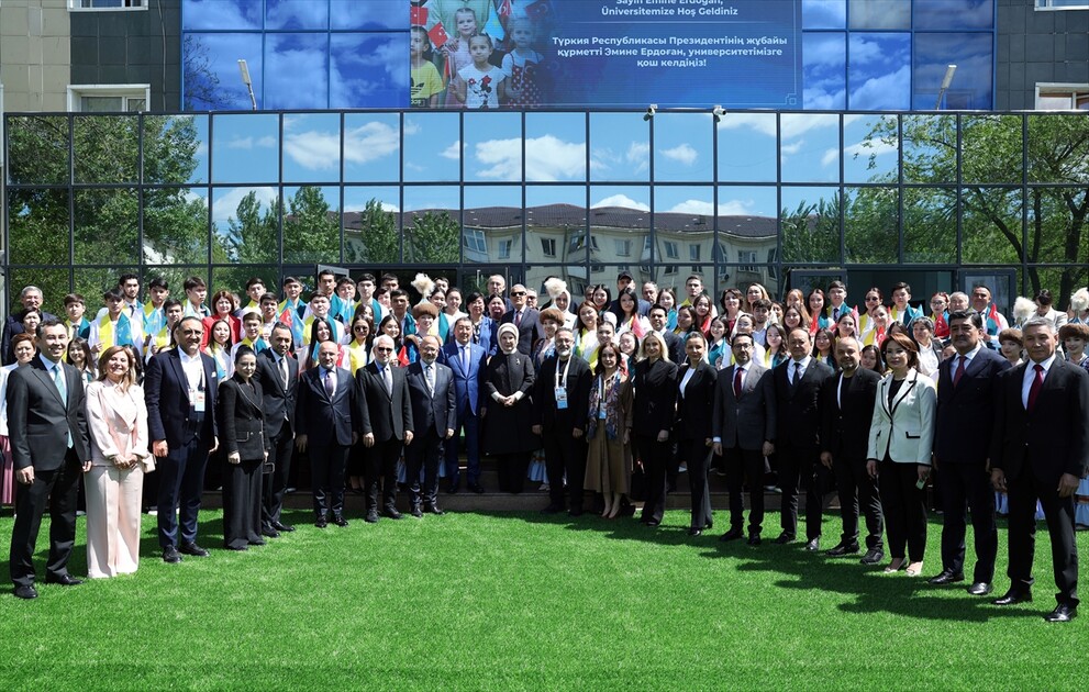 Emine Erdoğan, Kazakistan'da Sıfır Atık Eğitim Laboratuvarı'nın açılışını yaptı