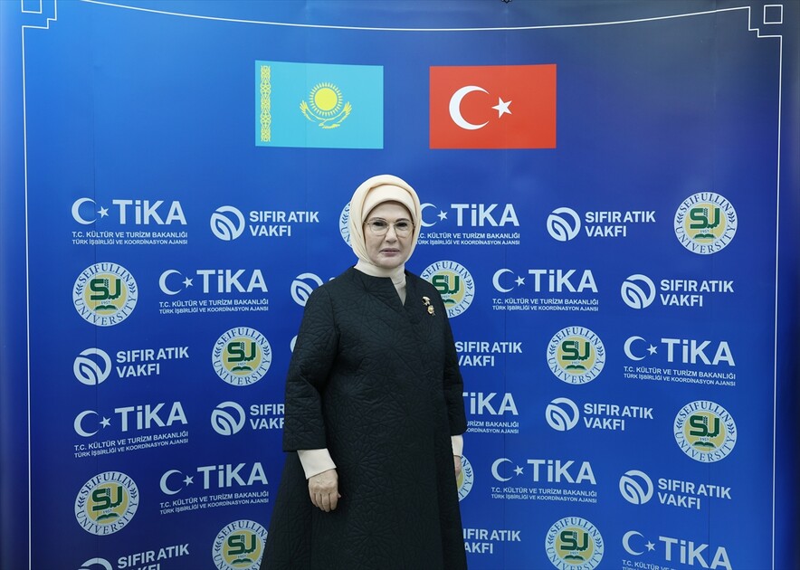 Emine Erdoğan, Kazakistan'da Sıfır Atık Eğitim Laboratuvarı'nın açılışını yaptı