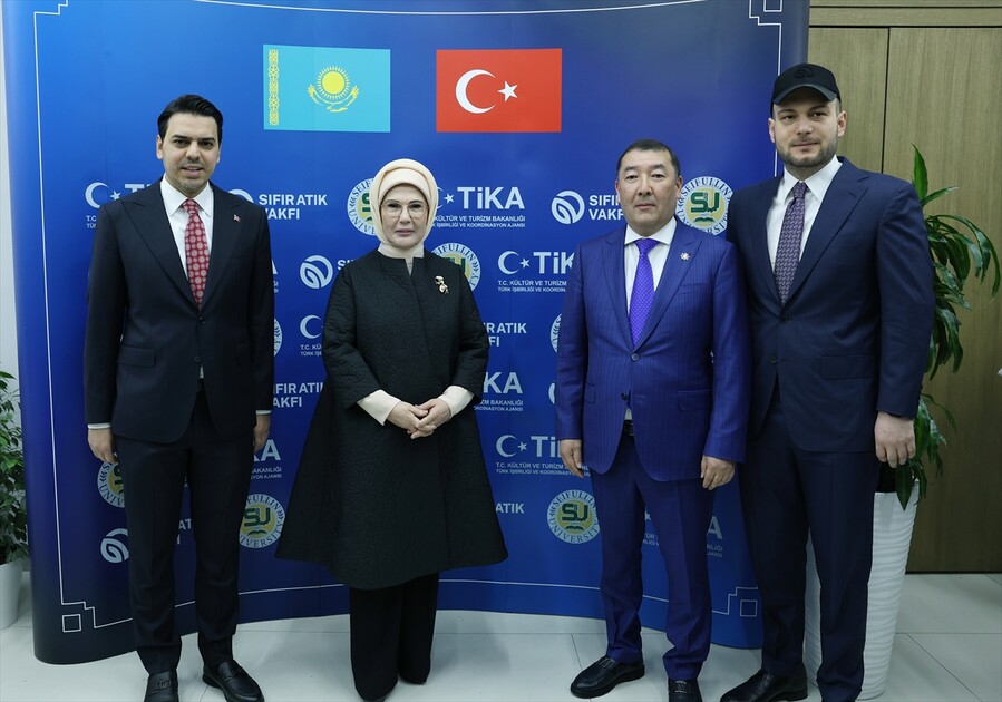 Emine Erdoğan, Kazakistan'da Sıfır Atık Eğitim Laboratuvarı'nın açılışını yaptı