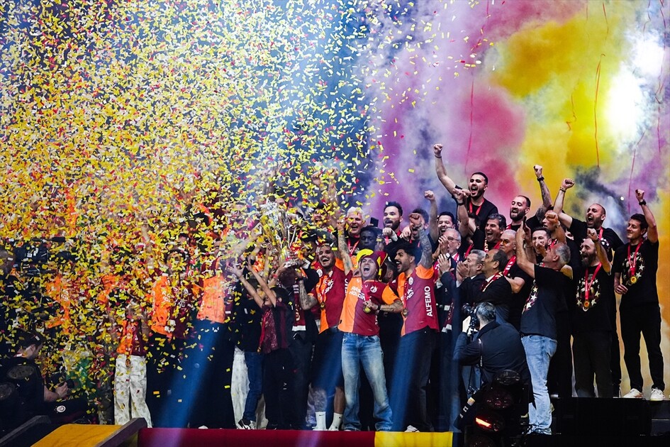 Galatasaray Futbol Takımı, RAMS Park'ta şampiyonluğu kutladı
