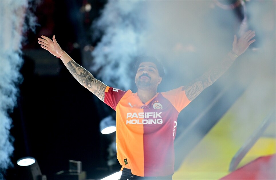 Galatasaray&nbsp;Futbol Takımı, RAMS Park'ta&nbsp;şampiyonluğu kutladı
