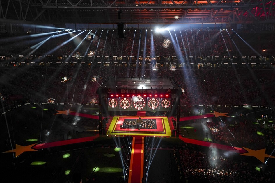 Galatasaray Futbol Takımı, RAMS Park'ta şampiyonluğu kutladı