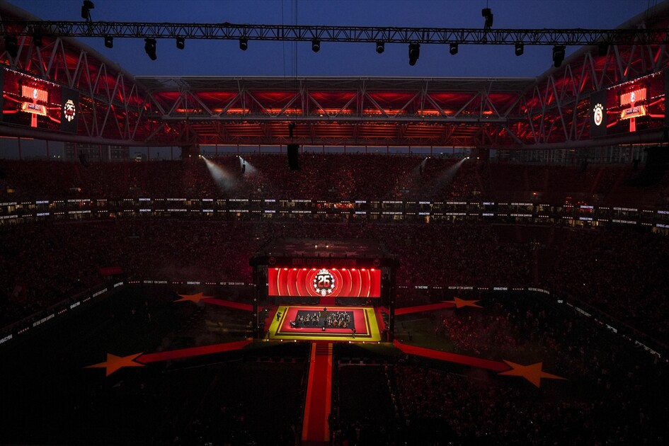 Galatasaray Futbol Takımı, RAMS Park'ta şampiyonluğu kutladı