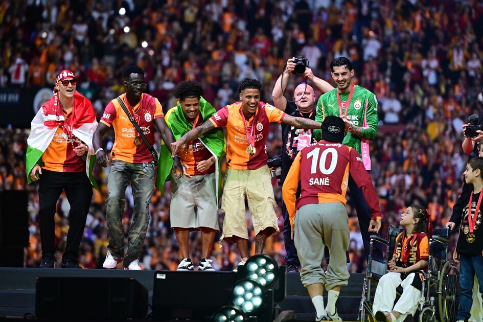 Galatasaray&nbsp;Futbol Takımı, RAMS Park'ta&nbsp;şampiyonluğu kutladı