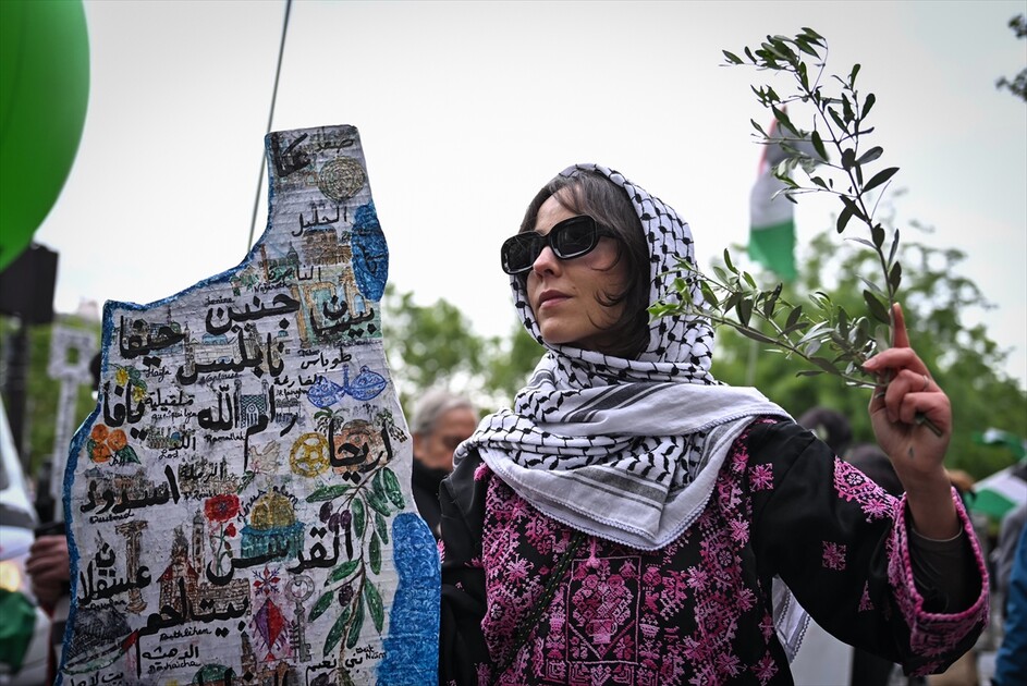 Paris'te Nakba yürüyüşü düzenlendi