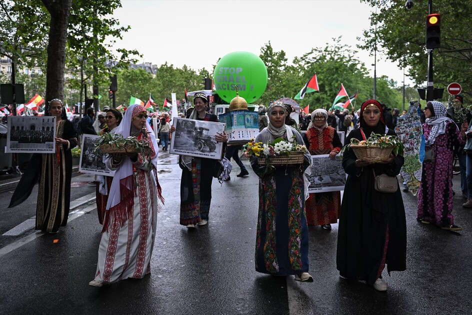 Paris'te Nakba yürüyüşü düzenlendi