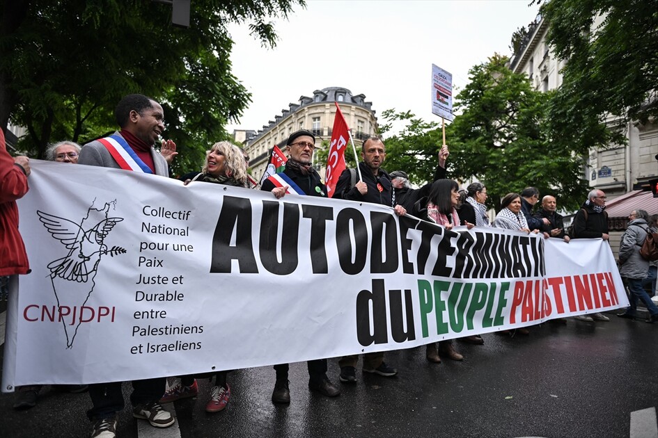 Paris'te Nakba yürüyüşü düzenlendi