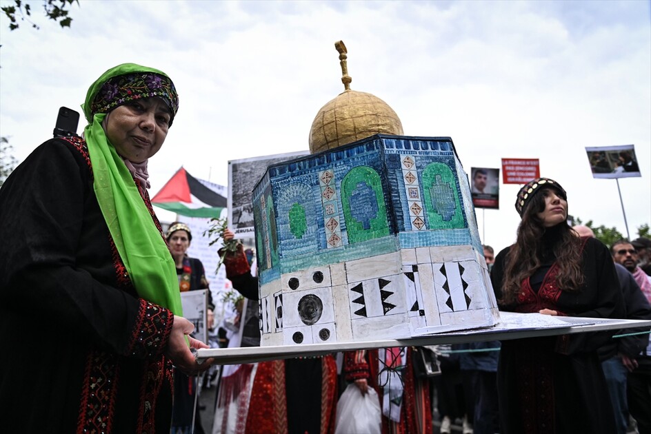 Paris'te Nakba yürüyüşü düzenlendi