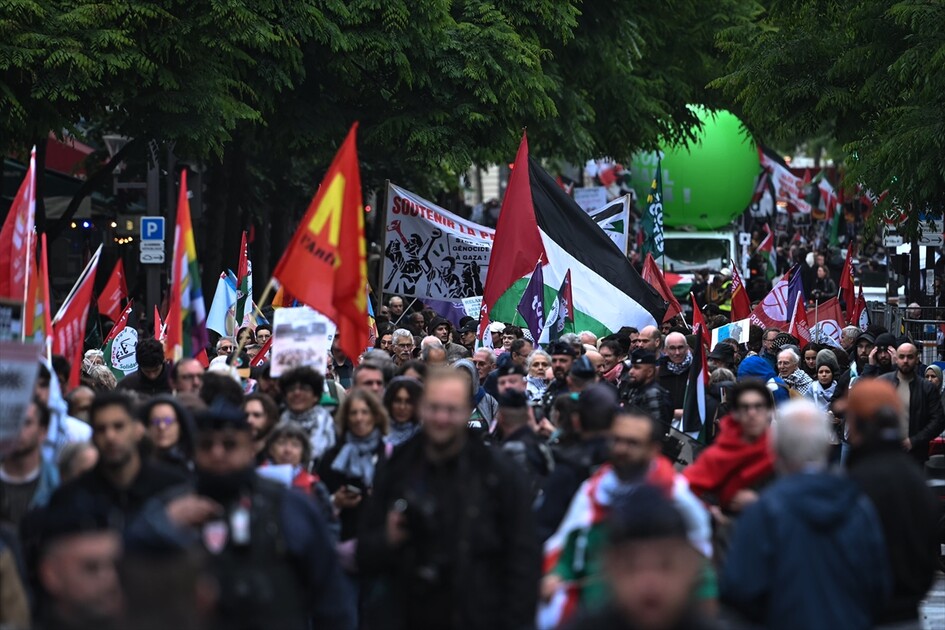 Paris'te Nakba yürüyüşü düzenlendi