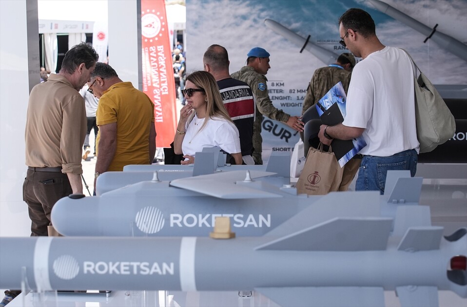 Türk savunma sanayi ürünleri İzmir'de görücüye çıktı
