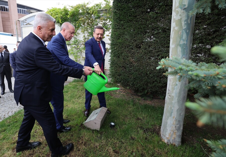 Cumhurbaşkanı Erdoğan, TOBB Hizmet Şeref Belgesi ve Plaket Takdim Töreni'ne katıldı