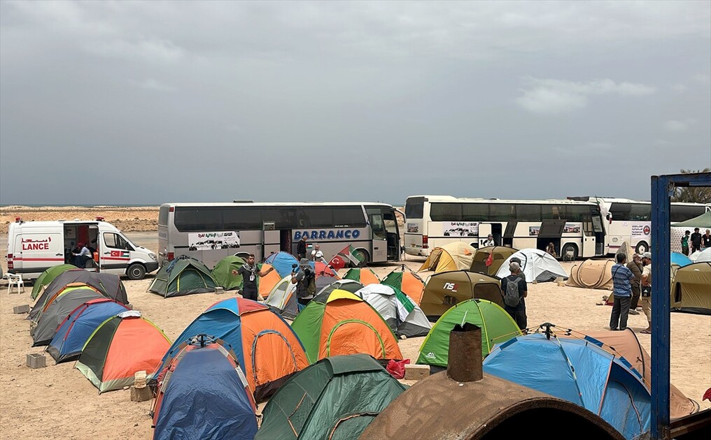 Küresel Sumud Filosu konvoyu, Libya'nın doğusuna girmek için Sirte'de bekliyor