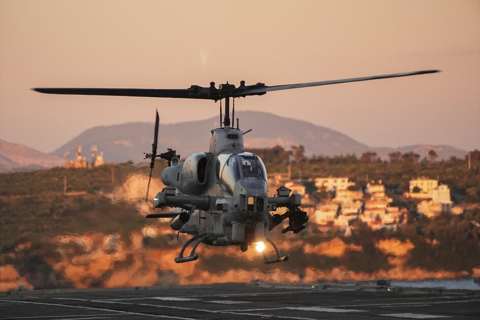 EFES-2026 Tatbikatı'nda TCG Anadolu'nun amfibi ve hava kabiliyetleri sergilendi