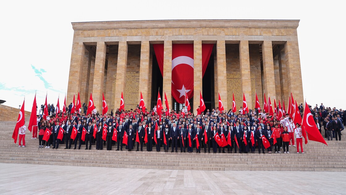 19 Mayıs Atatürk'ü Anma, Gençlik ve Spor Bayramı kutlanıyor