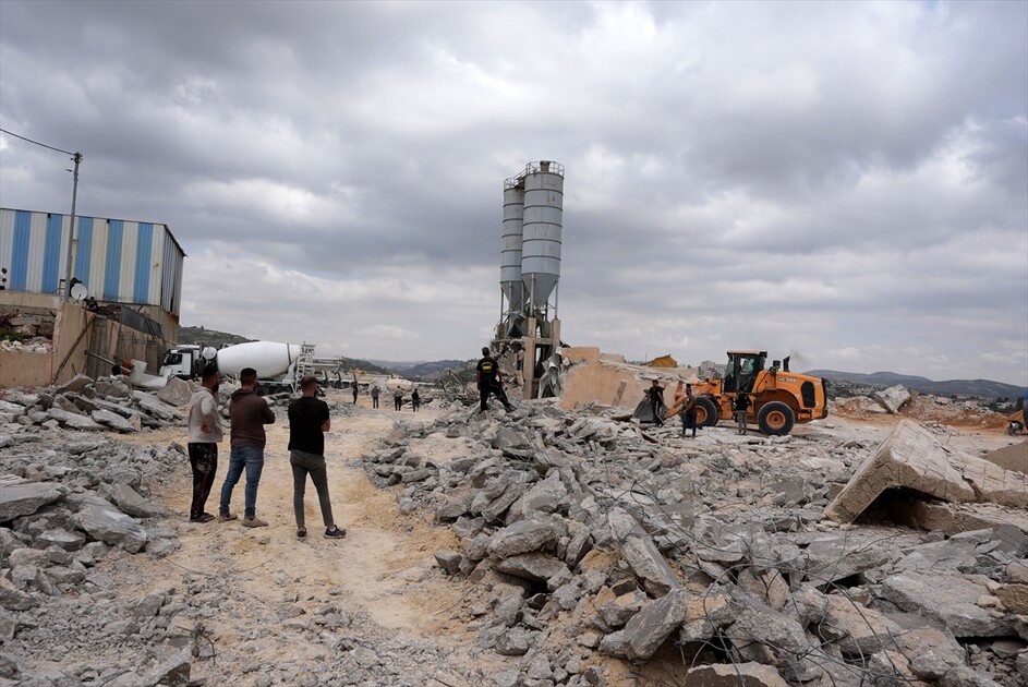 الجيش الإسرائيلي يهدم منشآت فلسطينية في الضفة الغربية
