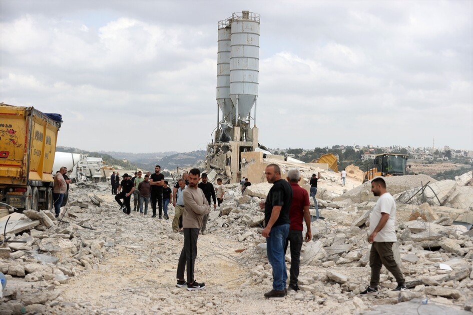 الجيش الإسرائيلي يهدم منشآت فلسطينية في الضفة الغربية