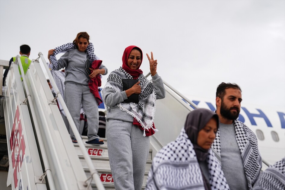 Aktivistët e ndaluar të Flotiljes Globale Sumud mbërrijnë në Stamboll