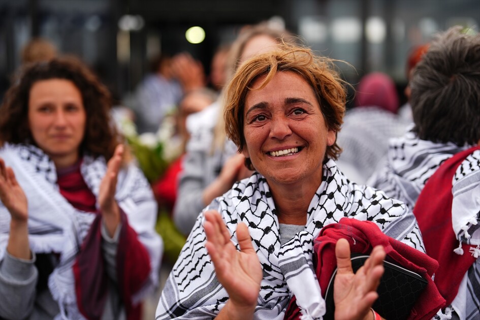 Aktivistët e ndaluar të Flotiljes Globale Sumud mbërrijnë në Stamboll