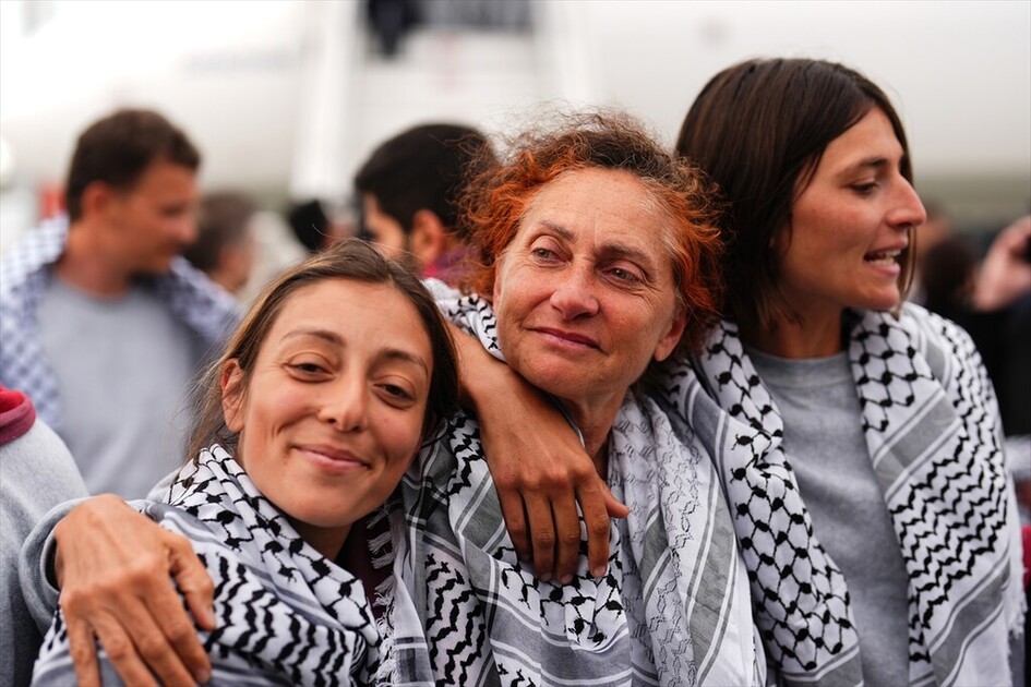 Участники флотилии Global Sumud рассказали об израильском насилии после задержания